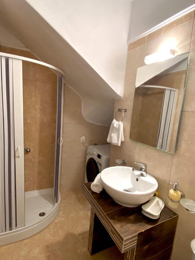 Earthy Boutique Luxurious House -Marble Luxury House Villa ปัลลูรี ภายนอก รูปภาพ