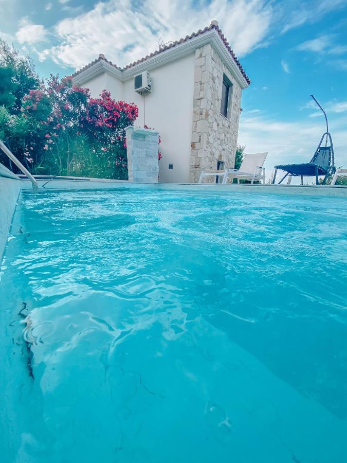 Earthy Boutique Luxurious House -Marble Luxury House Villa ปัลลูรี ภายนอก รูปภาพ