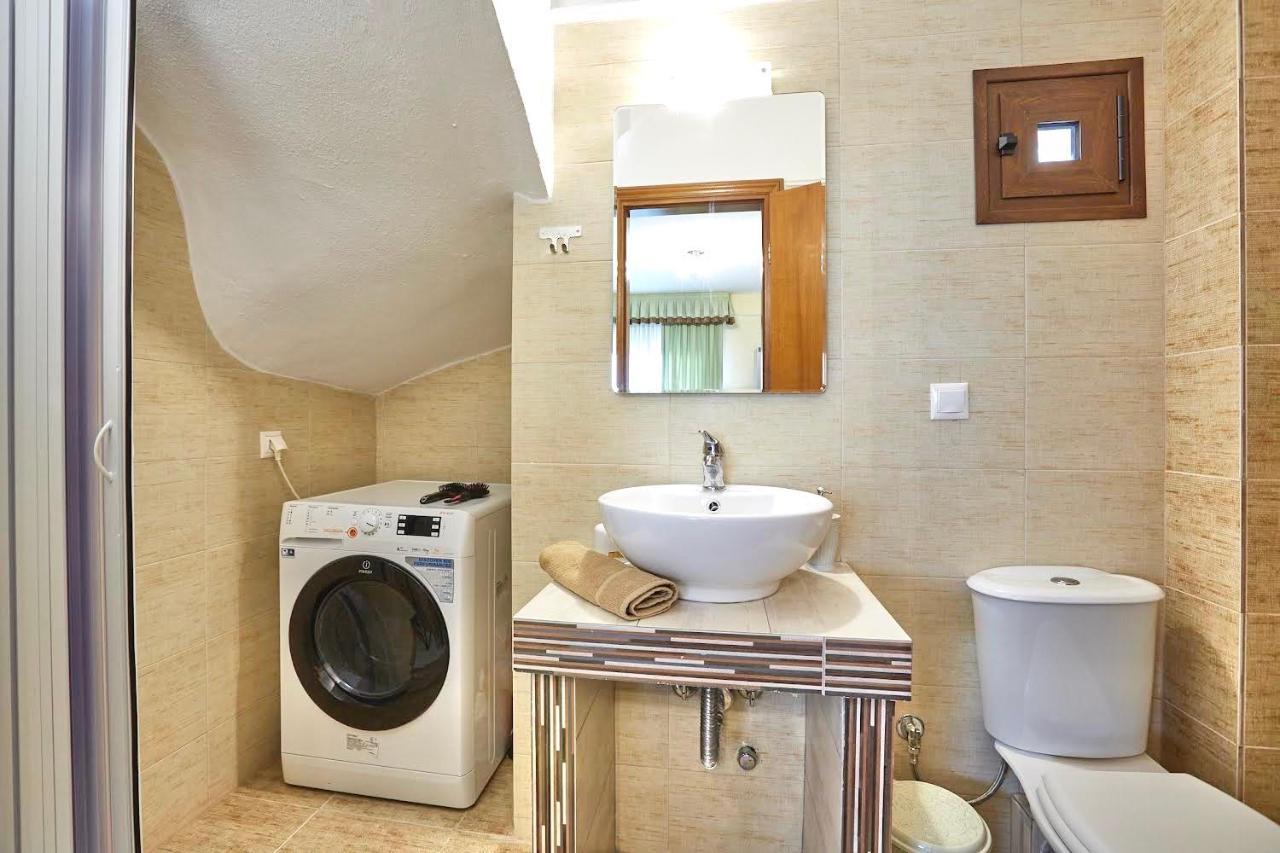Earthy Boutique Luxurious House -Marble Luxury House Villa ปัลลูรี ภายนอก รูปภาพ