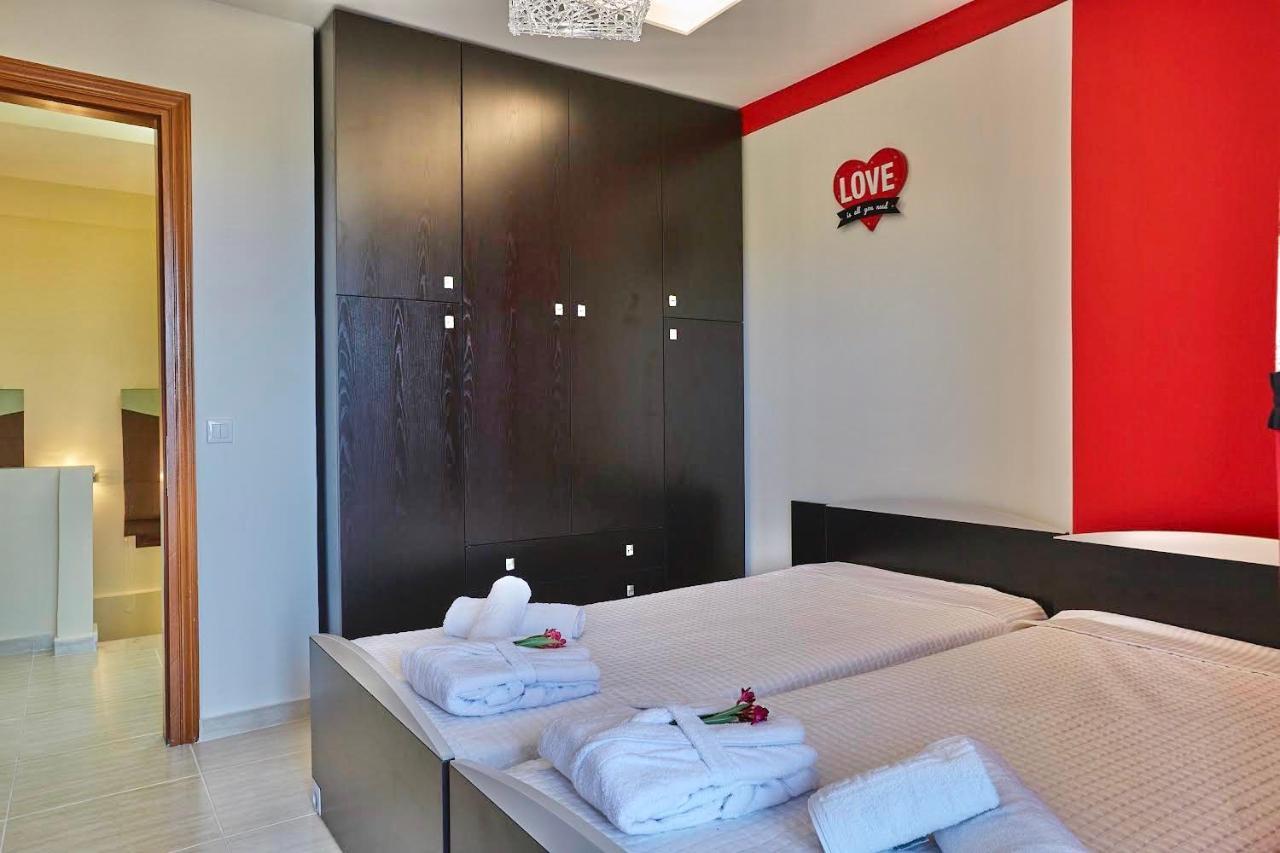 Earthy Boutique Luxurious House -Marble Luxury House Villa ปัลลูรี ภายนอก รูปภาพ